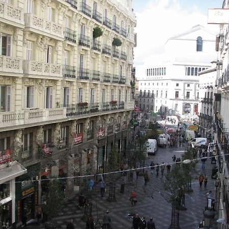 Hostal Ivor Madrid Bagian luar foto