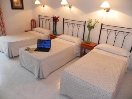 Hostal Ivor Madrid Bagian luar foto