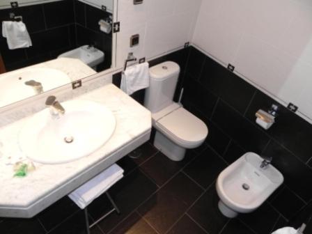 Hostal Ivor Madrid Bagian luar foto