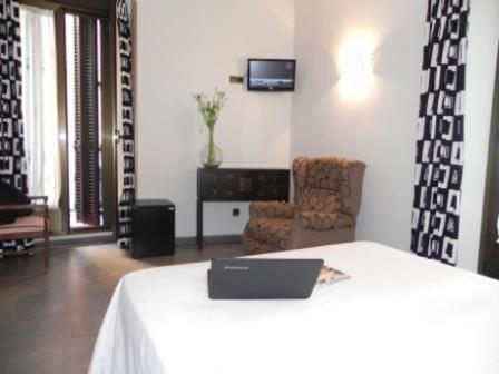 Hostal Ivor Madrid Bagian luar foto