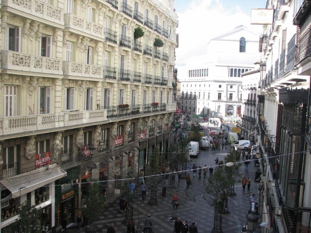 Hostal Ivor Madrid Bagian luar foto