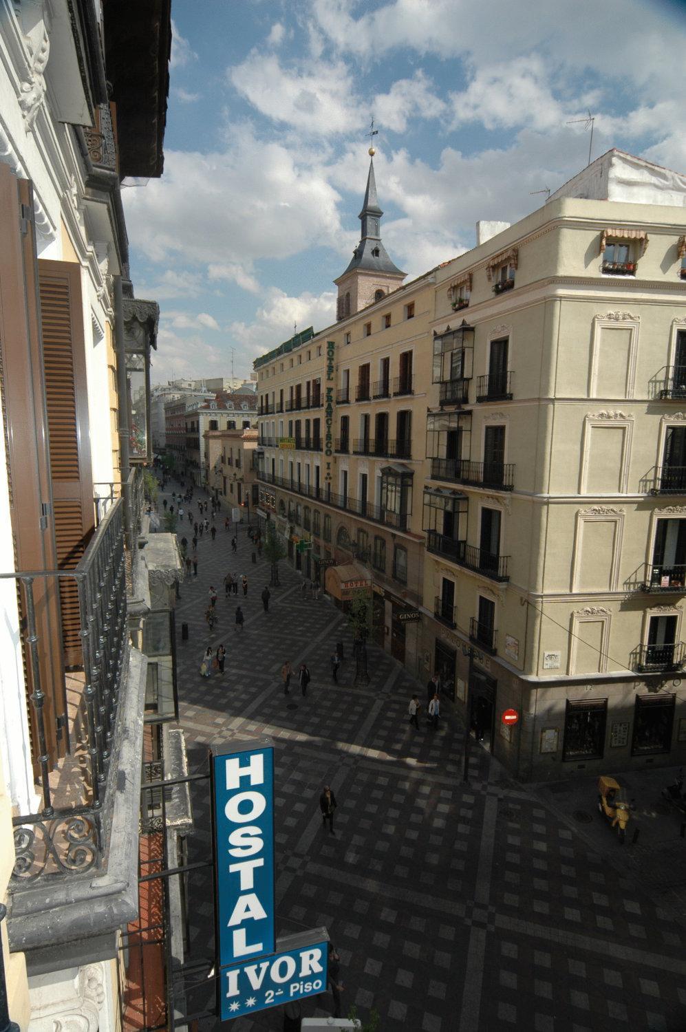 Hostal Ivor Madrid Bagian luar foto