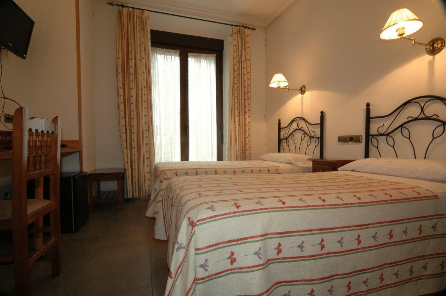 Hostal Ivor Madrid Bagian luar foto