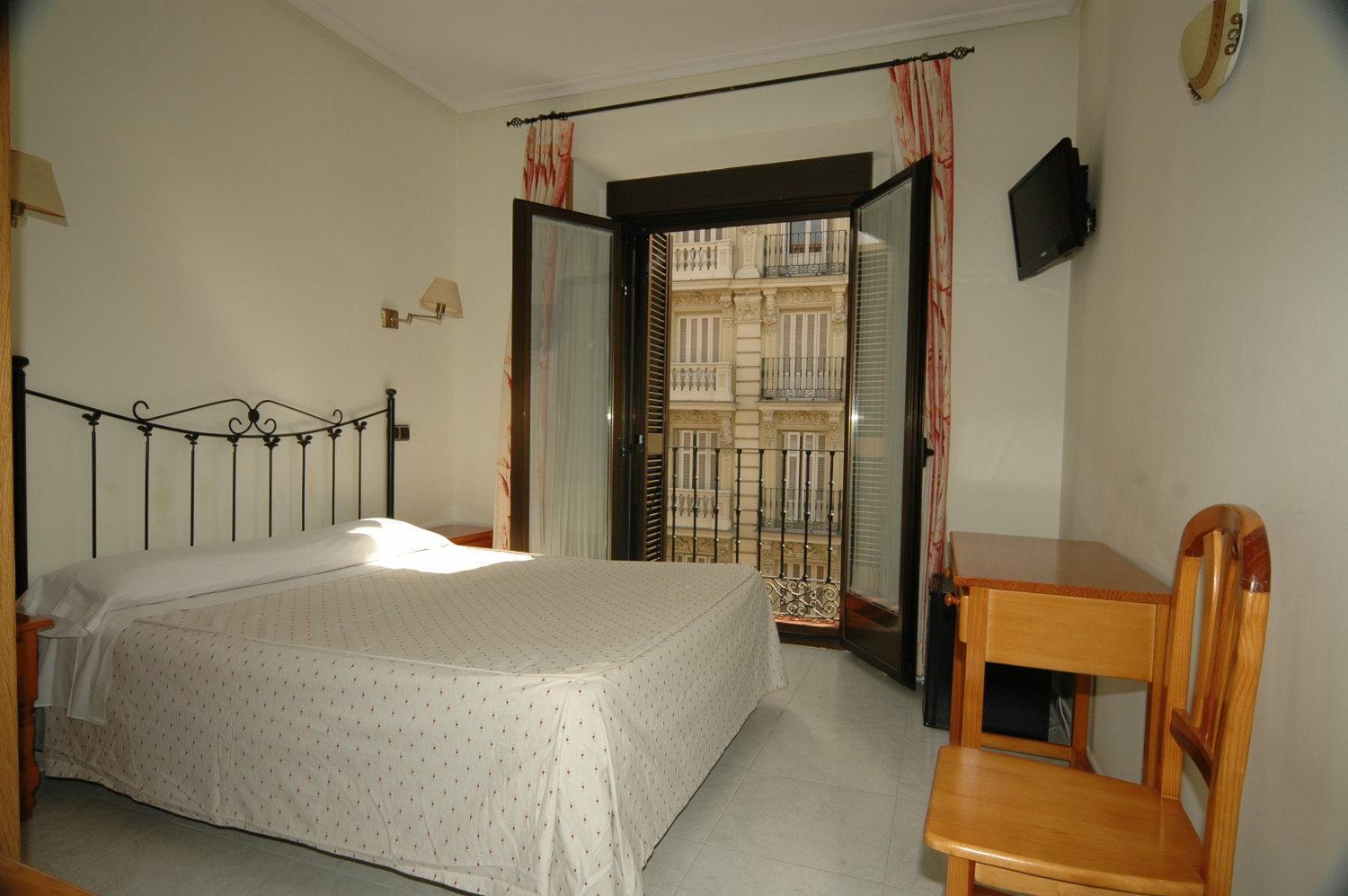 Hostal Ivor Madrid Bagian luar foto